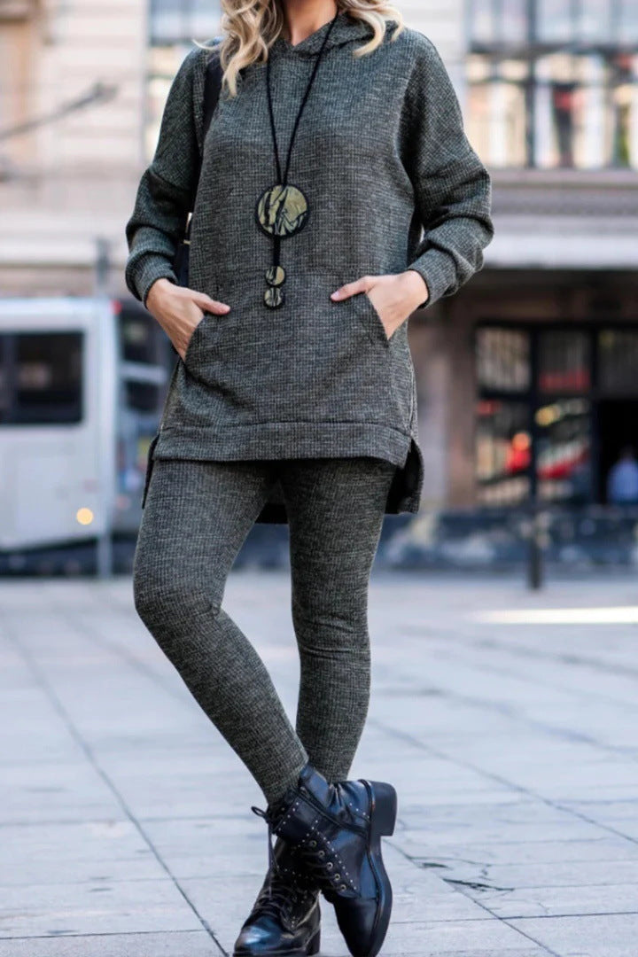 Ladies' stylish sportswear set with hooded top and casual pants (two-piece set)