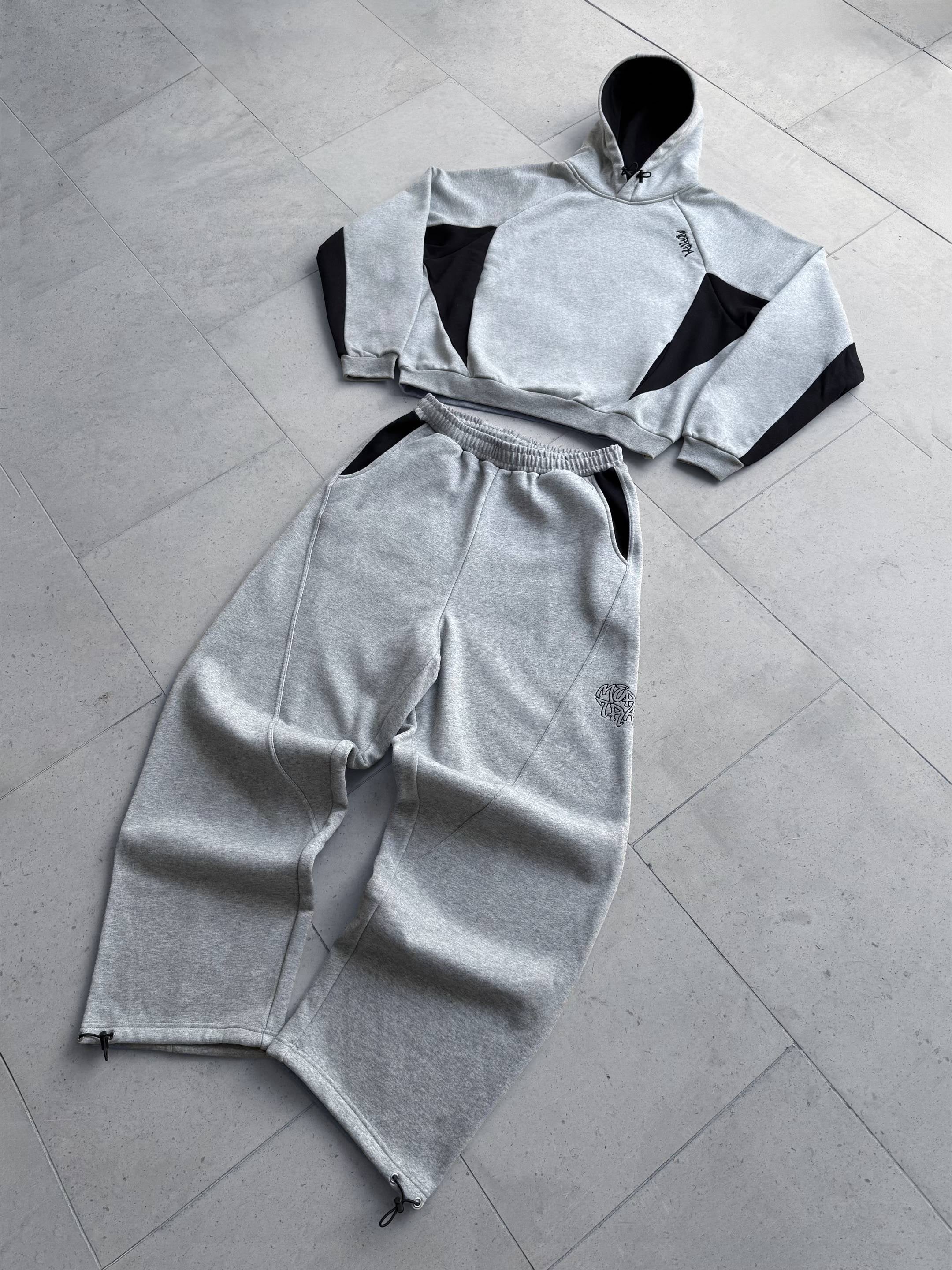 COLOR-BLOCKED ATHLETIC SET